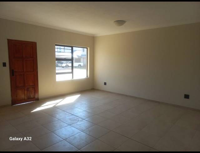 3 BEDROOM TOWNHOUSE FOR SALE IN WATERVAL EAST